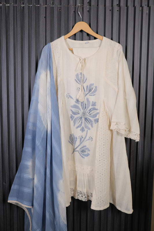 Ivory Bliss Embroidered Kurta Set